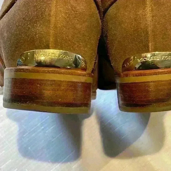 Micheal Kors Salem Luggage Brown Suede  Leather Ankle booties Boots size 9.5M - Picture 9 of 12